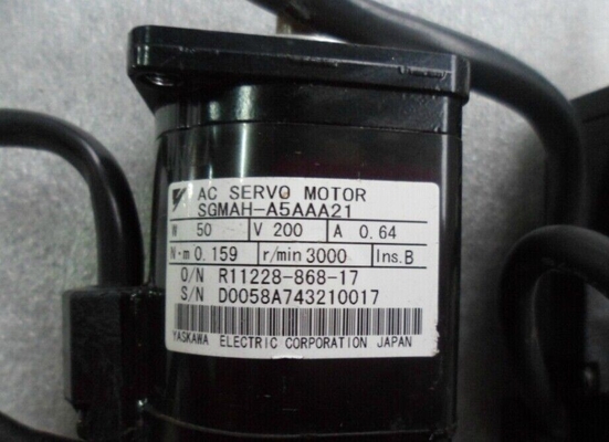 Yaskawa SGMAH-A5AAA21 AC SERVO MOTOR 50W 200V 0.64A 3000RPM NEW