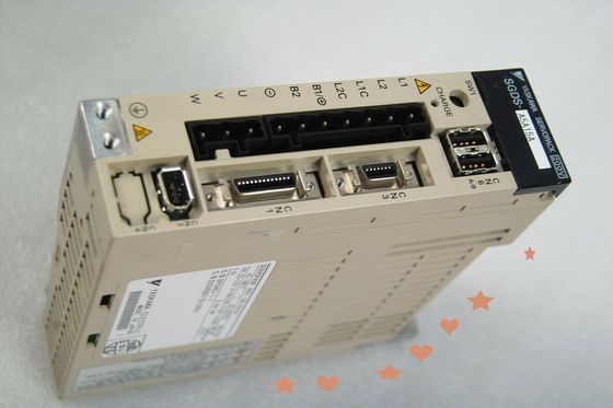 AMPLIFICADOR SERVO 200-230V 0.6A 50W de la CA de Yaskawa SGDS-A5A15A NUEVO