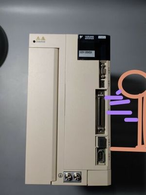 AMPLIFICADOR SERVO 200-230V 9.7A 2KW de la CA de Yaskawa SGDV-180A01A NUEVO